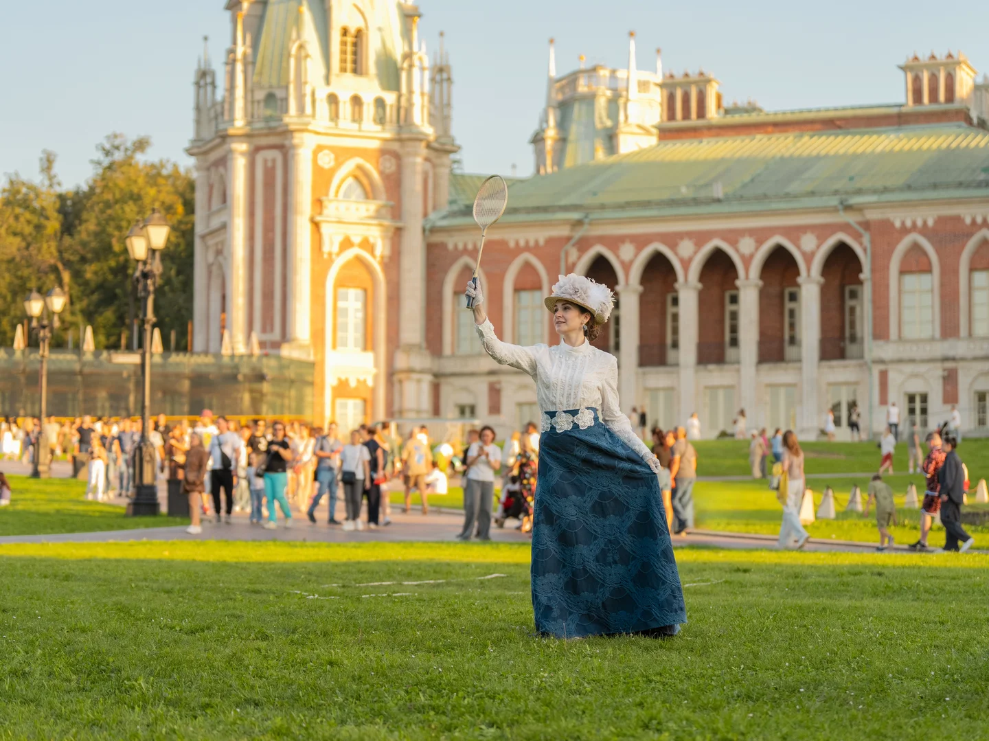 0017426_25.08.30_Усадьбы Москвы_Царицыно_Усадебные игры_00023_РИД-25.09.09 10