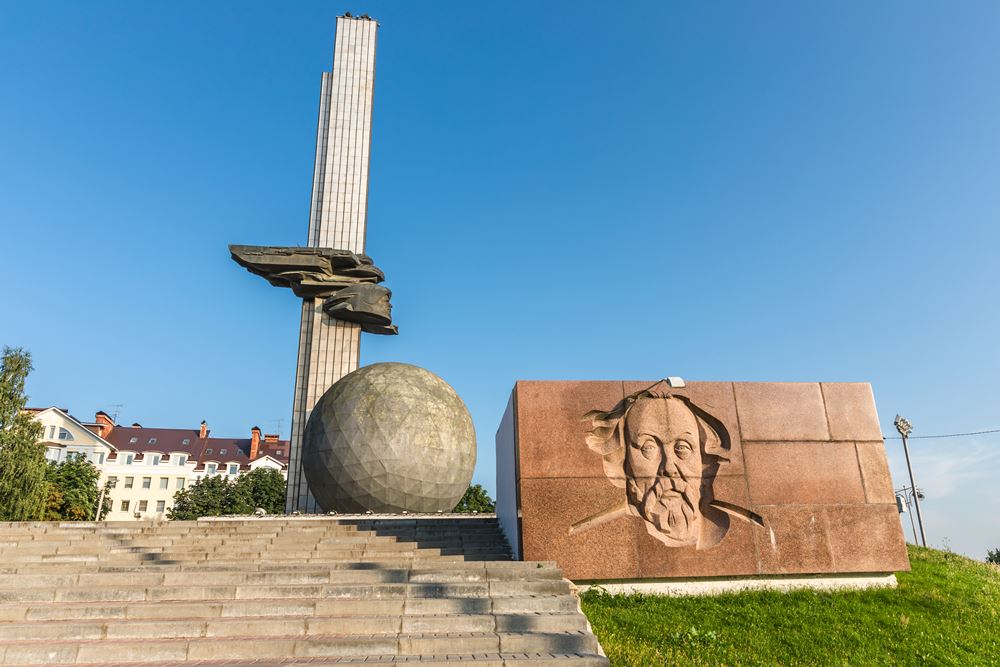 Памятник 600-летию Калуги