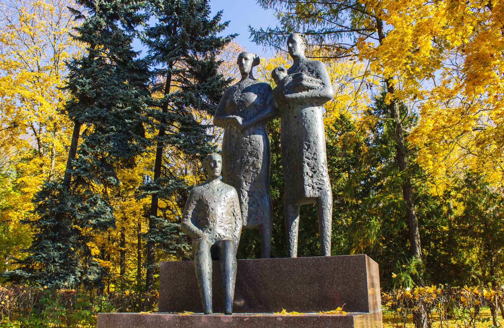 Скульптура «Дети мира»