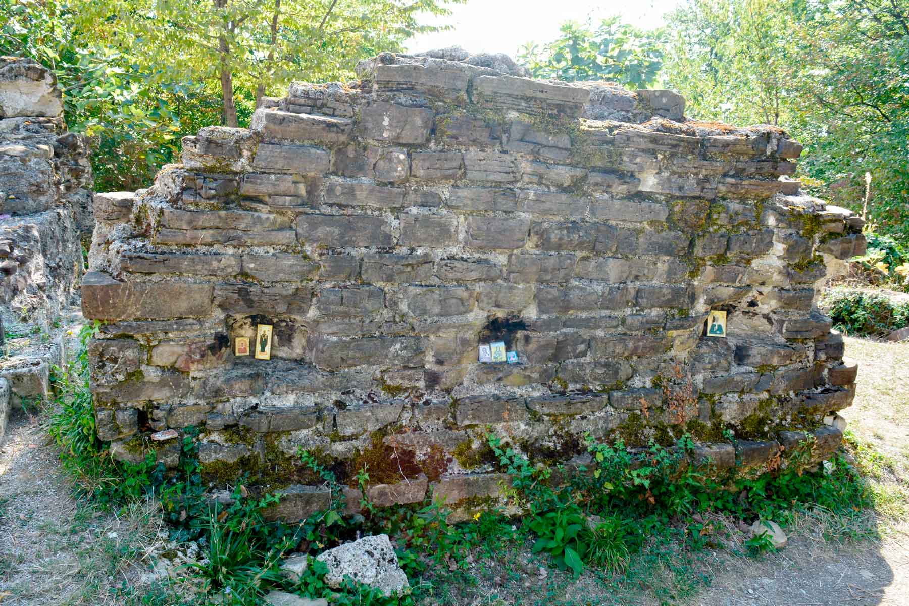 Лооский храм