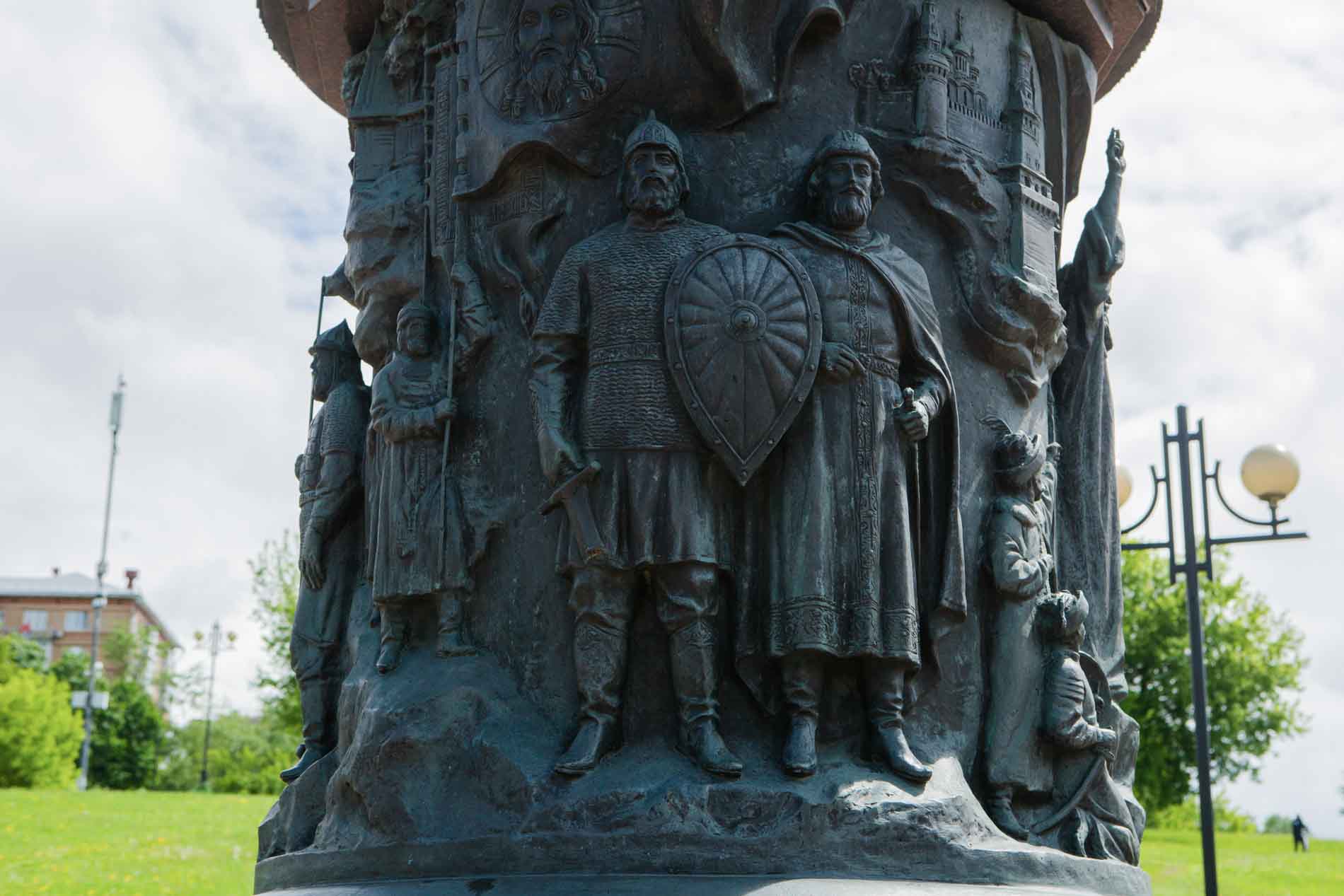 Памятник в честь 400-летия освобождения Москвы