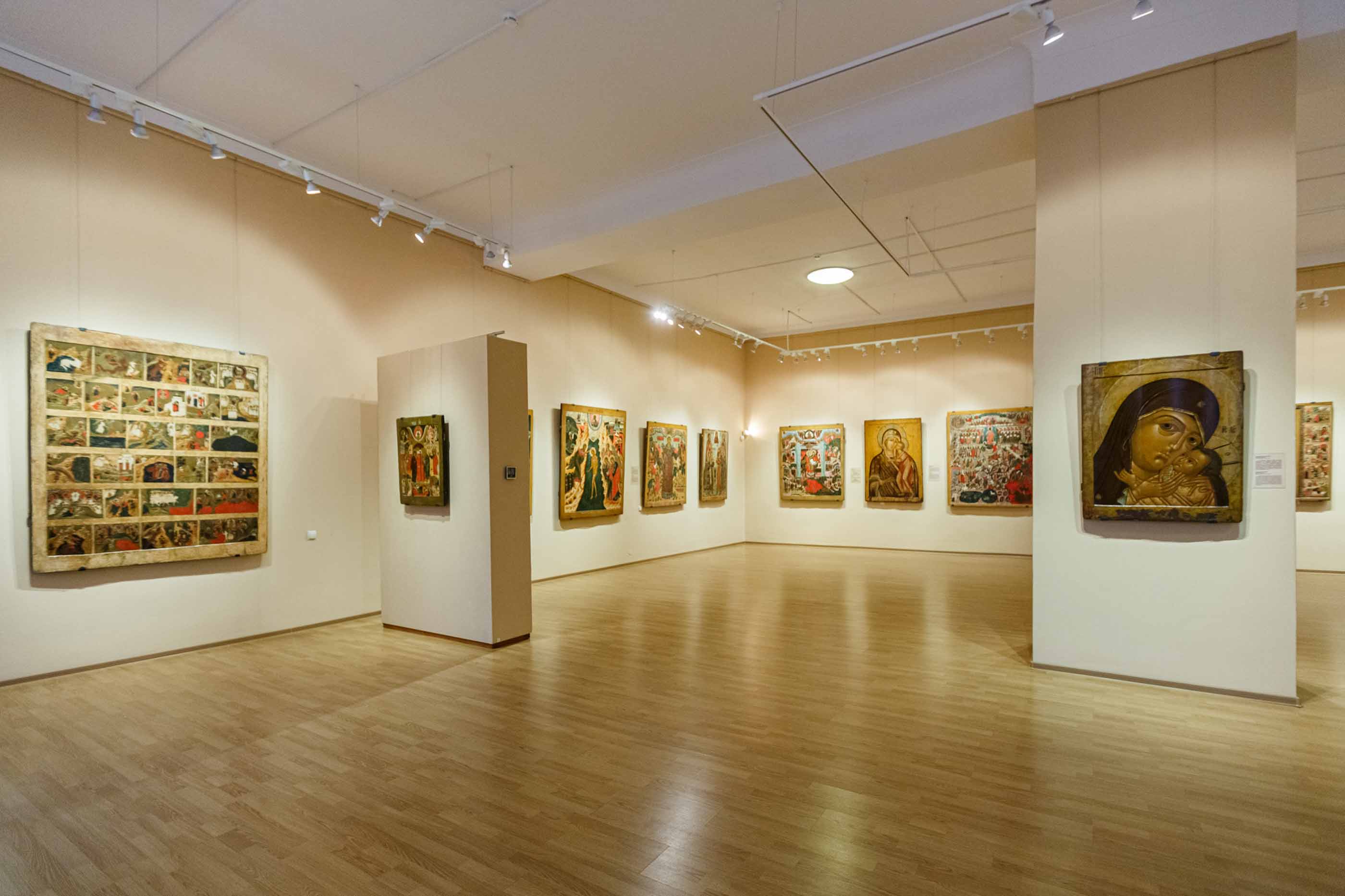 Экспозиция «Древнерусское искусство XIII—XVII веков» (Митрополичьи палаты)