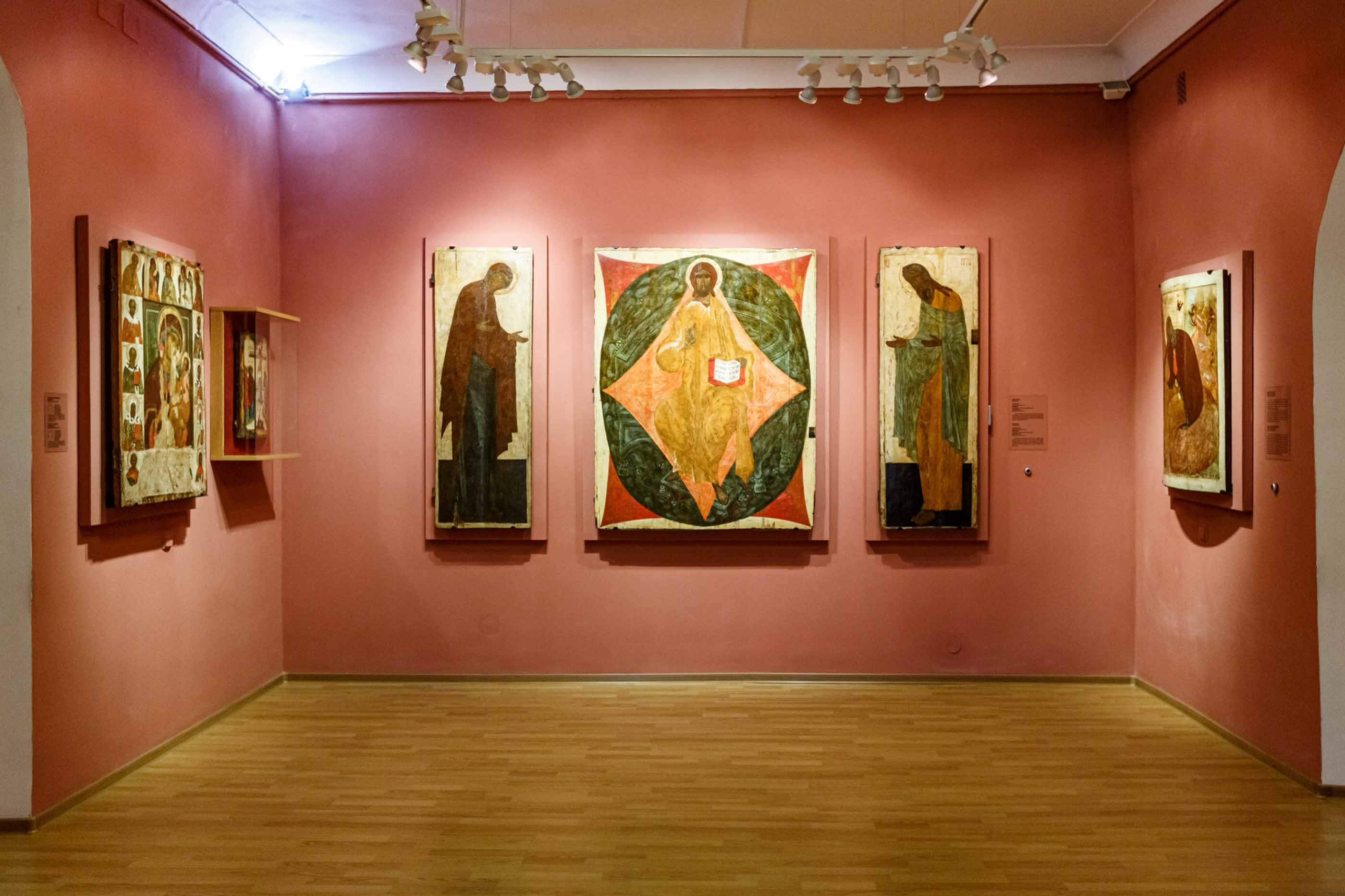 Экспозиция «Древнерусское искусство XIII—XVII веков» (Митрополичьи палаты)