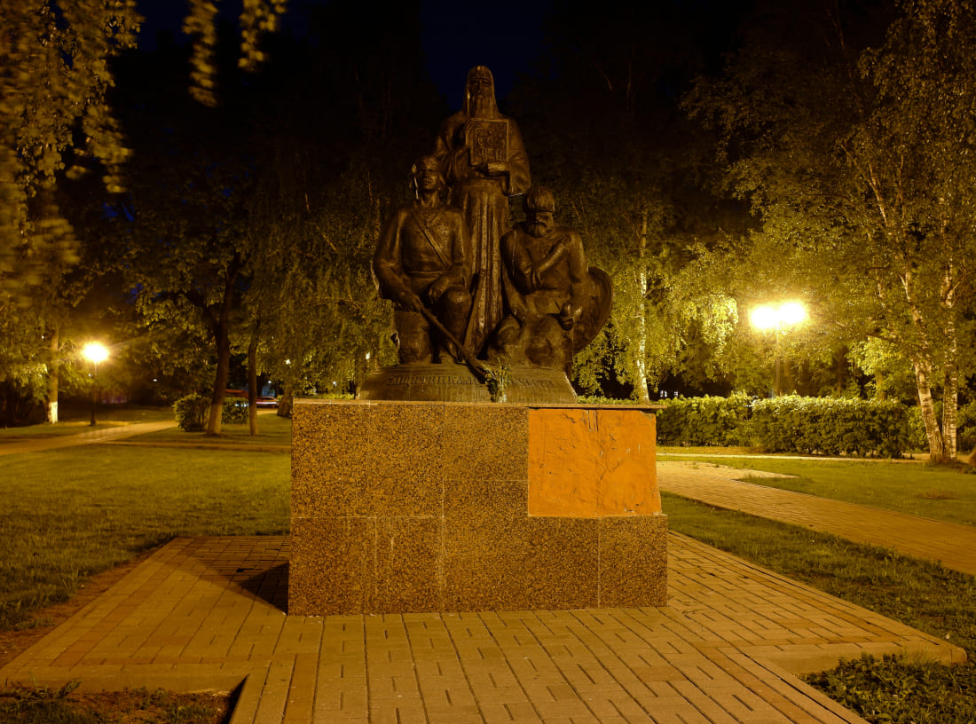 Памятник защитникам Отечества