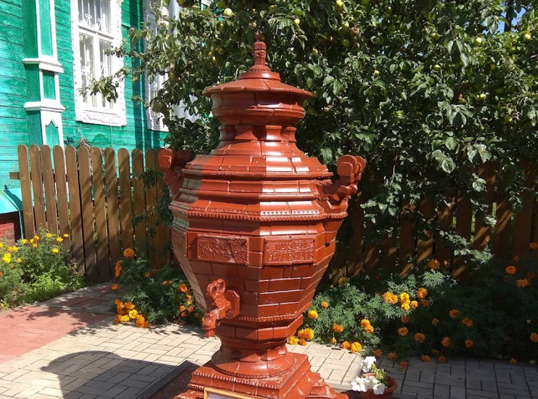 Памятник самовару