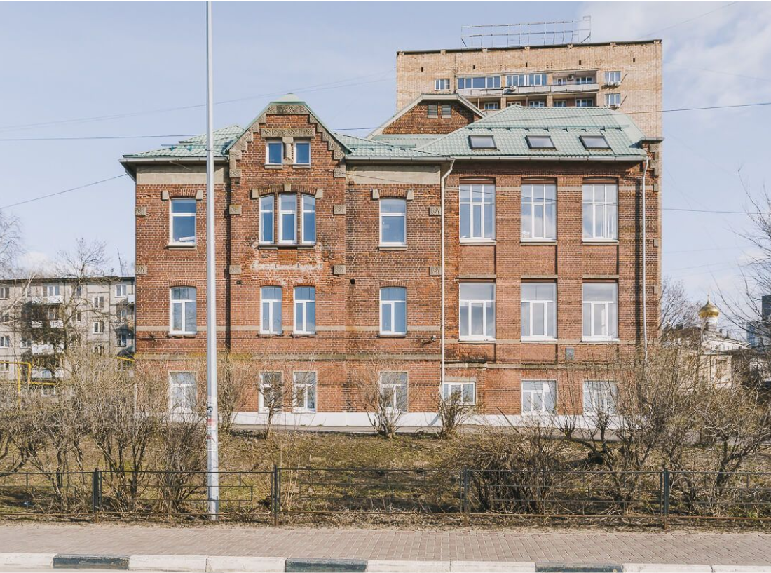 Здание бывшего Ломоносовского училища