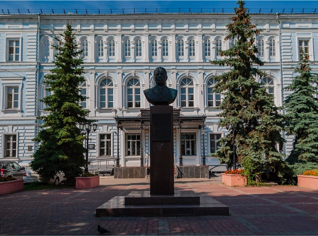 Бюст академика Н.Н.&nbsp;Боголюбова