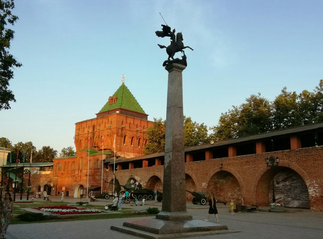 Памятник защитникам Родины в Великой Отечественной войне