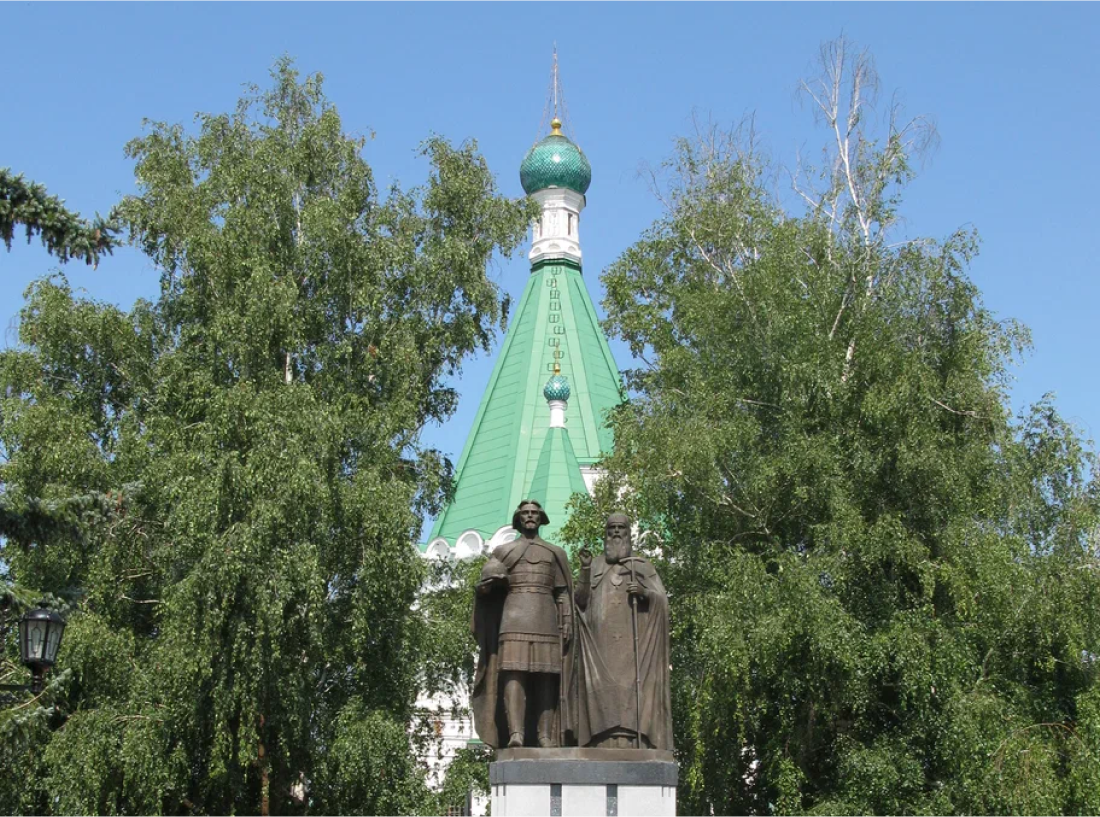Памятник князю Георгию Всеволодовичу и святителю Симону Суздальскому