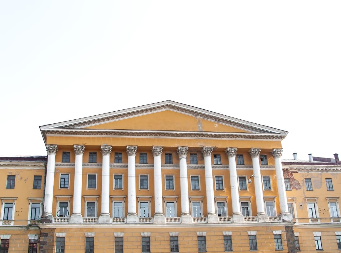 Главное здание Обуховской больницы