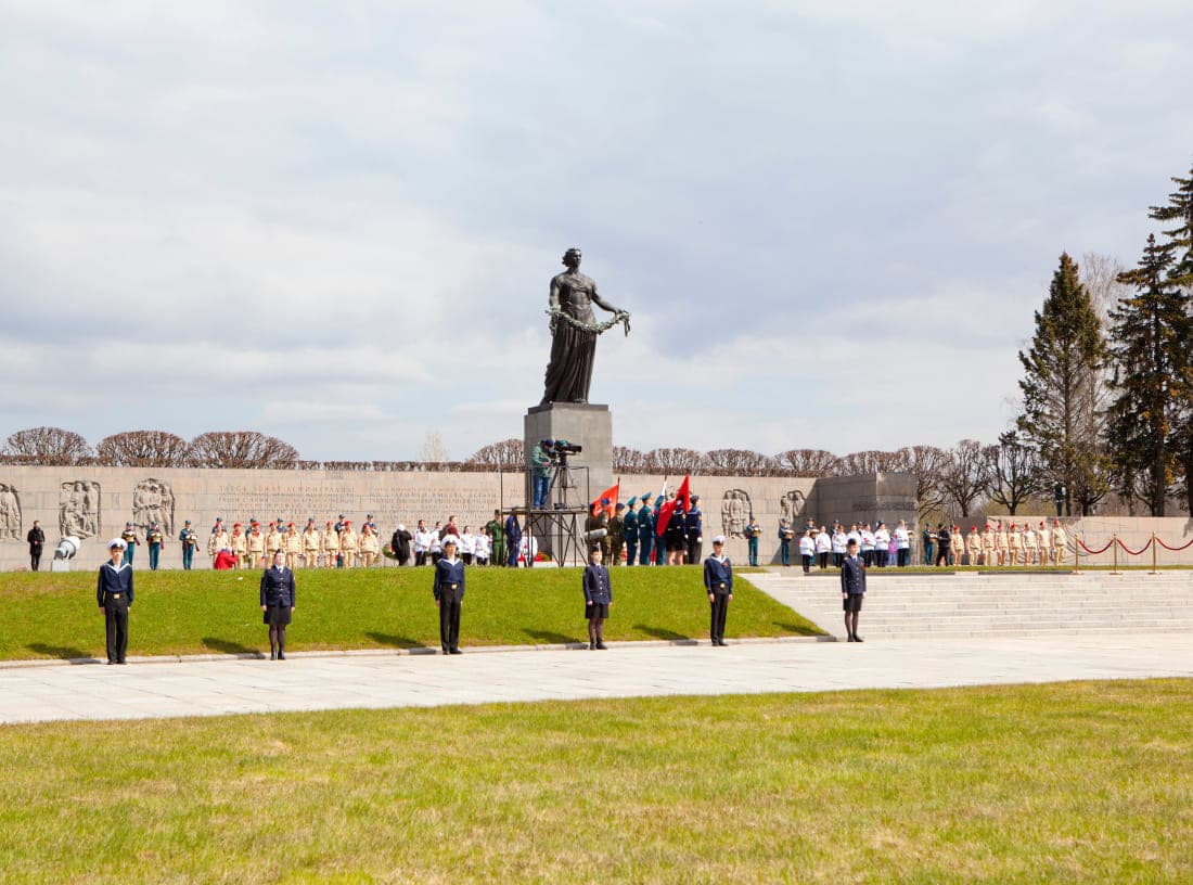 Монумент «Родина-мать»