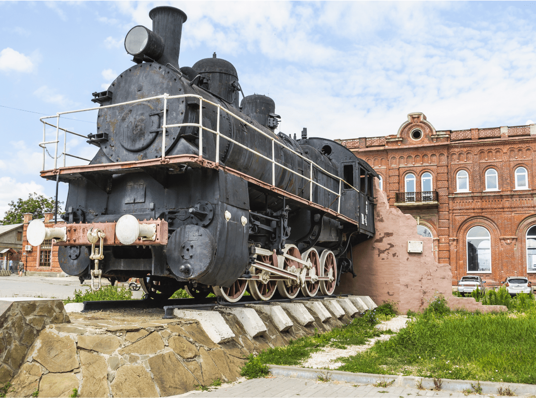 Памятник паровозу