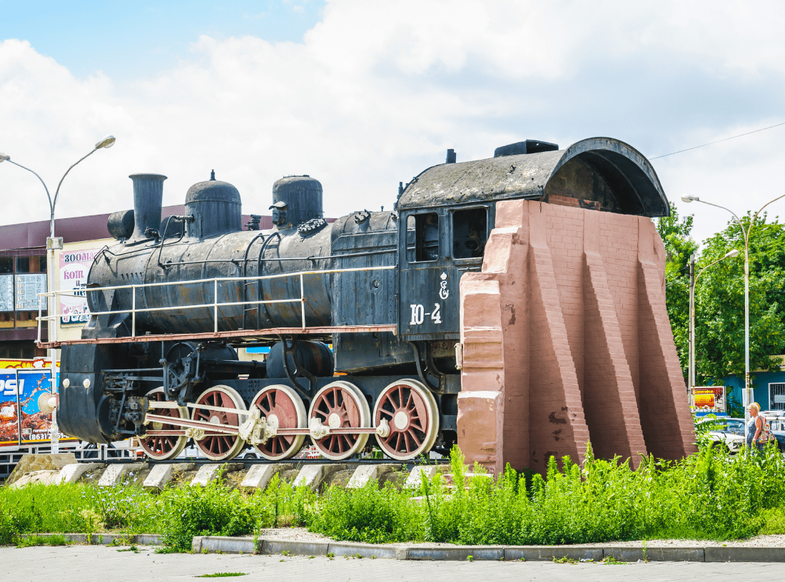 Памятник паровозу