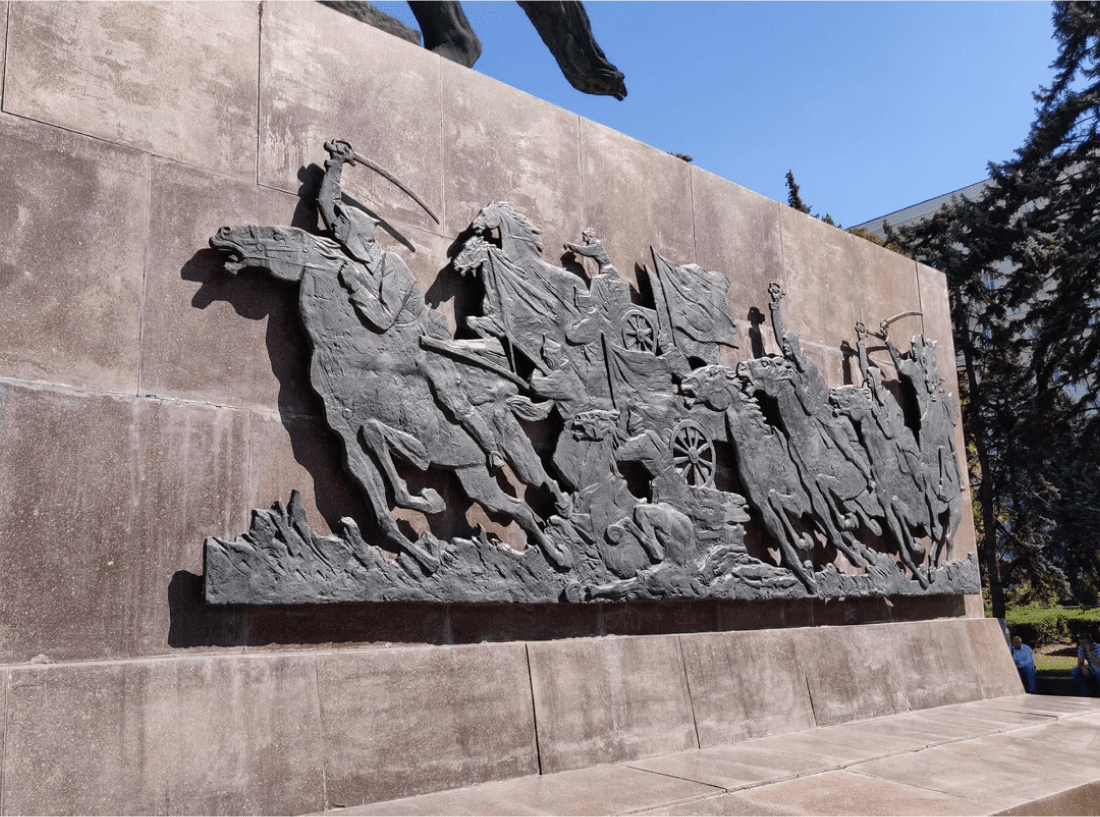 Памятник бойцам Первой конной армии