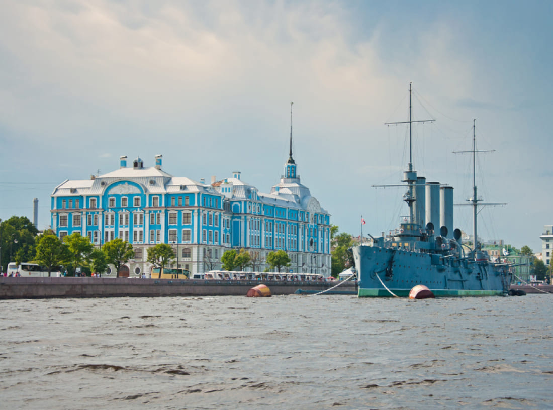 Здание Нахимовского училища