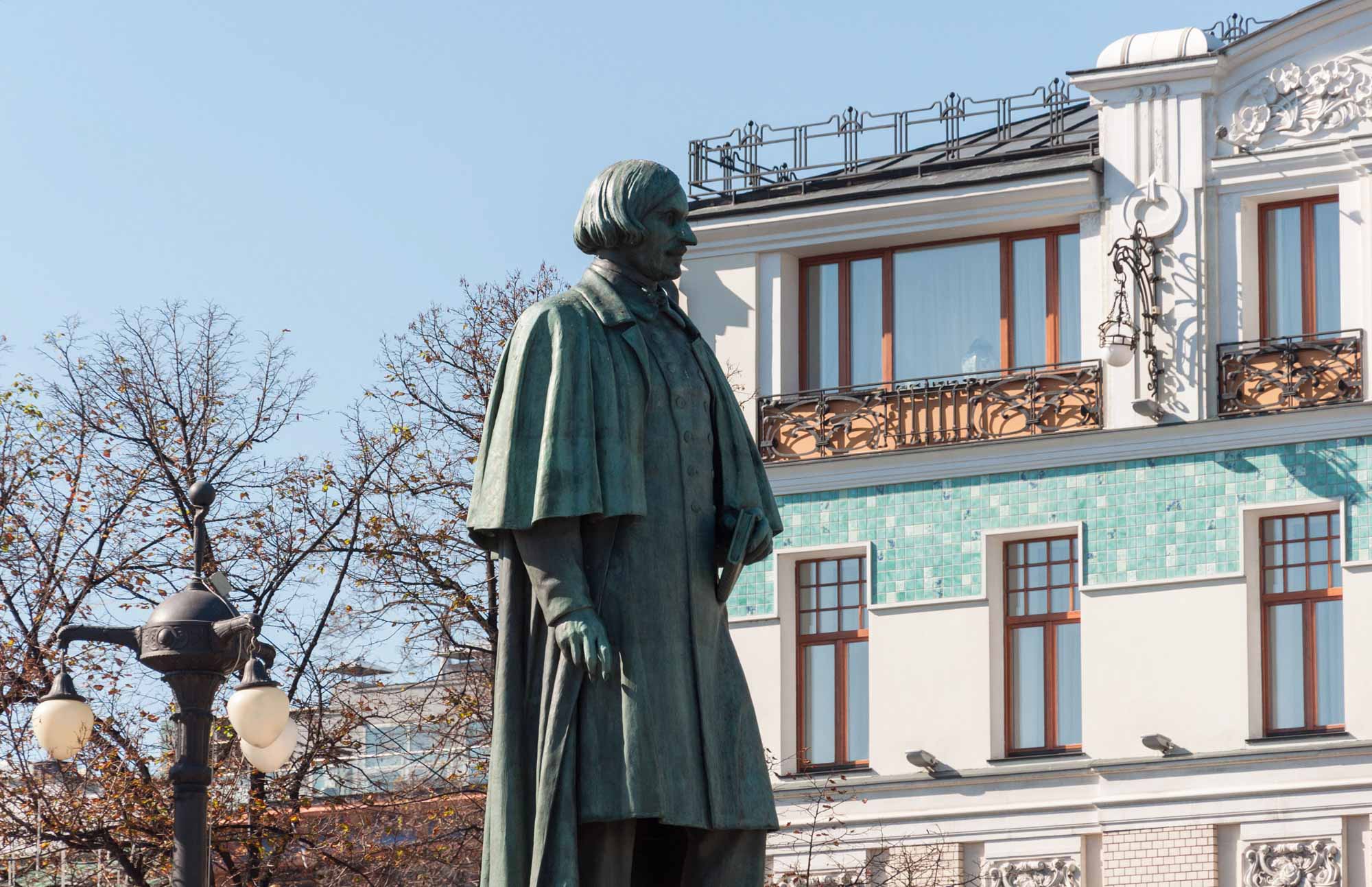 Памятник Гоголю на Гоголевском бульваре