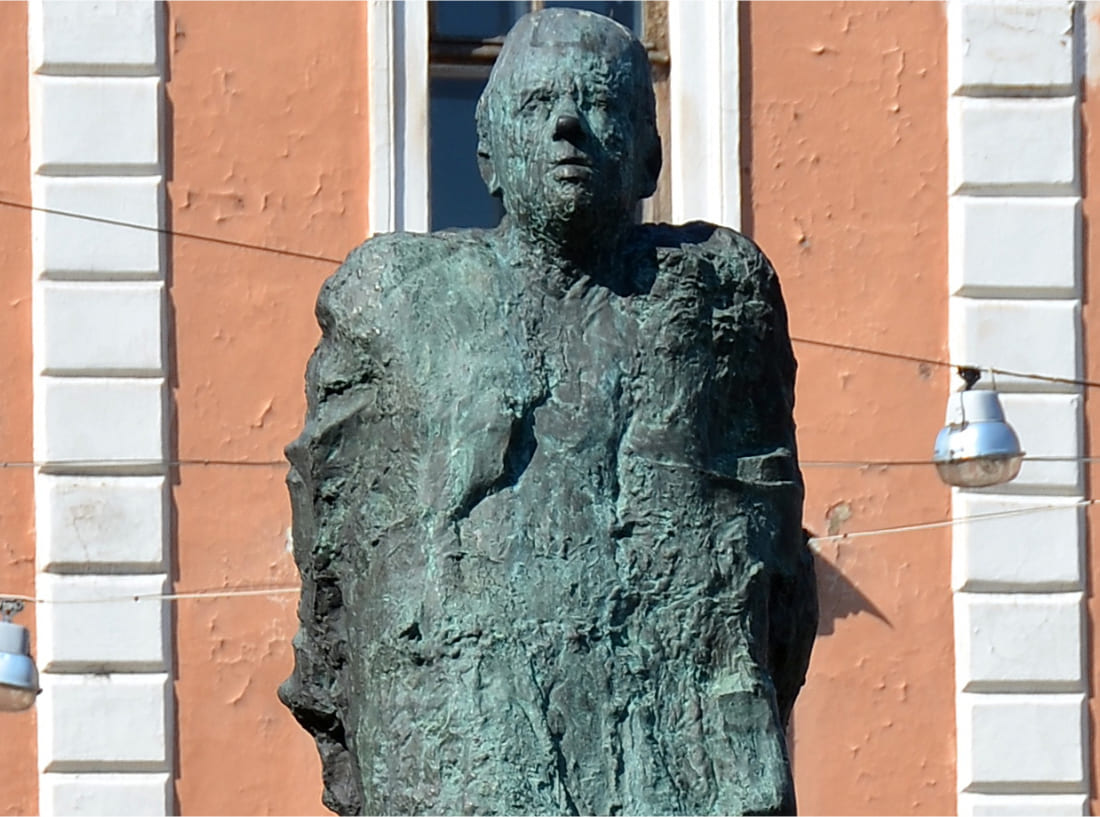 Памятник академику А. Сахарову