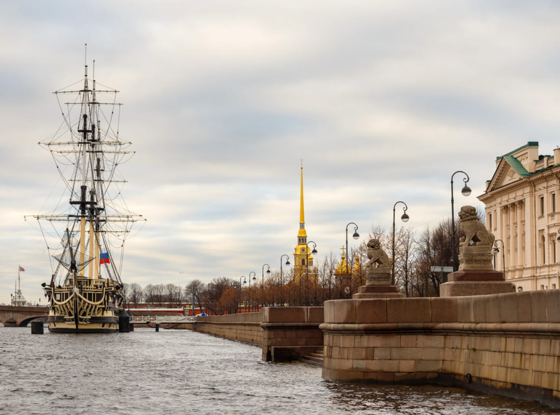 Петровская набережная