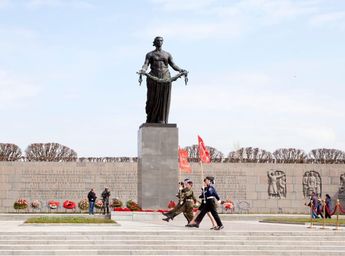Пискаревское мемориальное кладбище