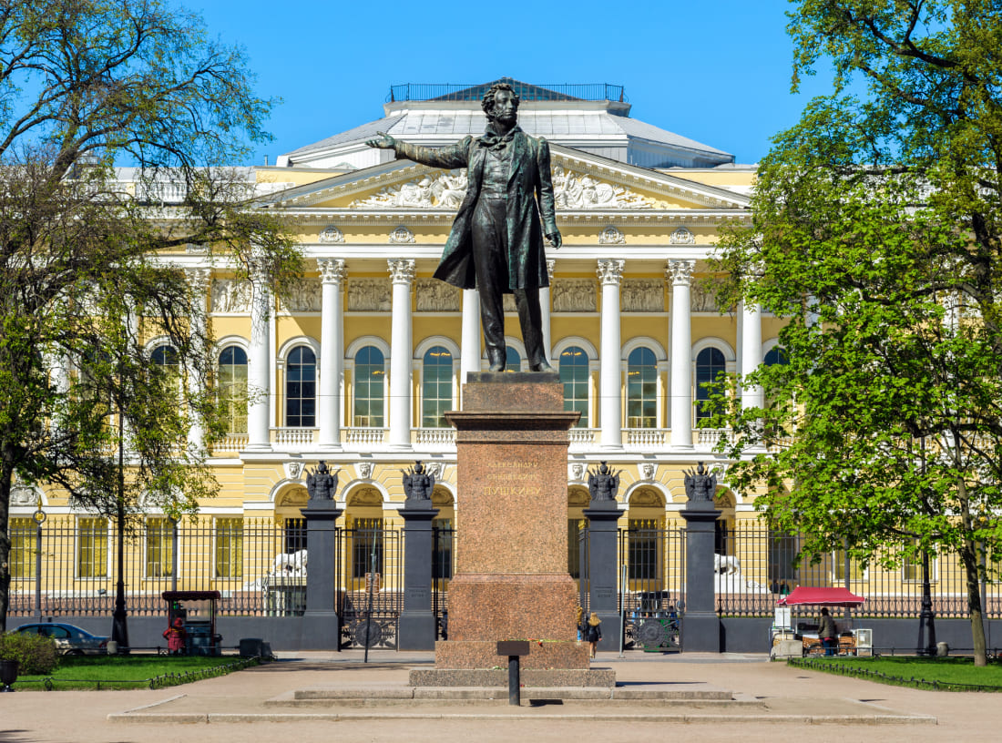 Площадь Искусств