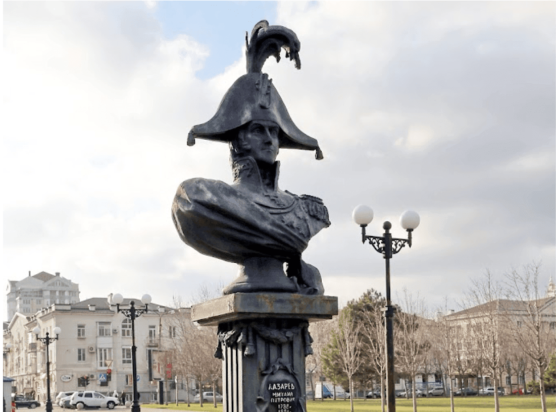 Памятник адмиралу М.П. Лазареву