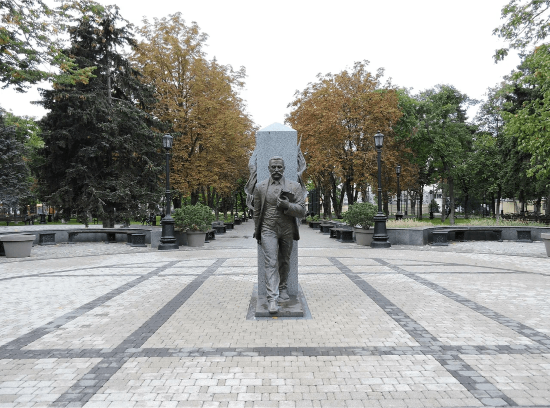 Памятник Ф.А. Щербине