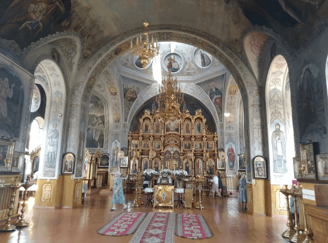 Свято-Успенский храм