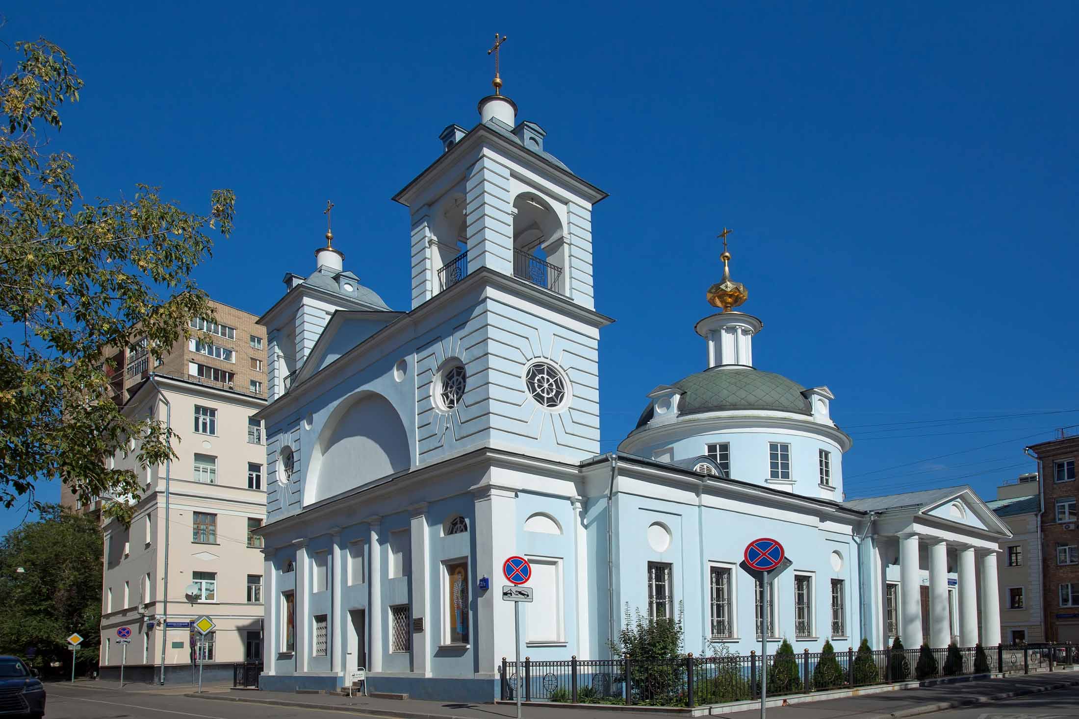 Храм Успения Пресвятой Богородицы на Могильцах
