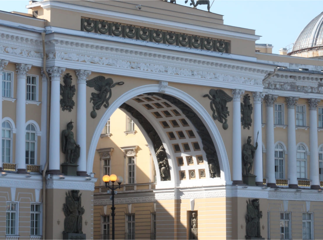 Часы арки Главного штаба