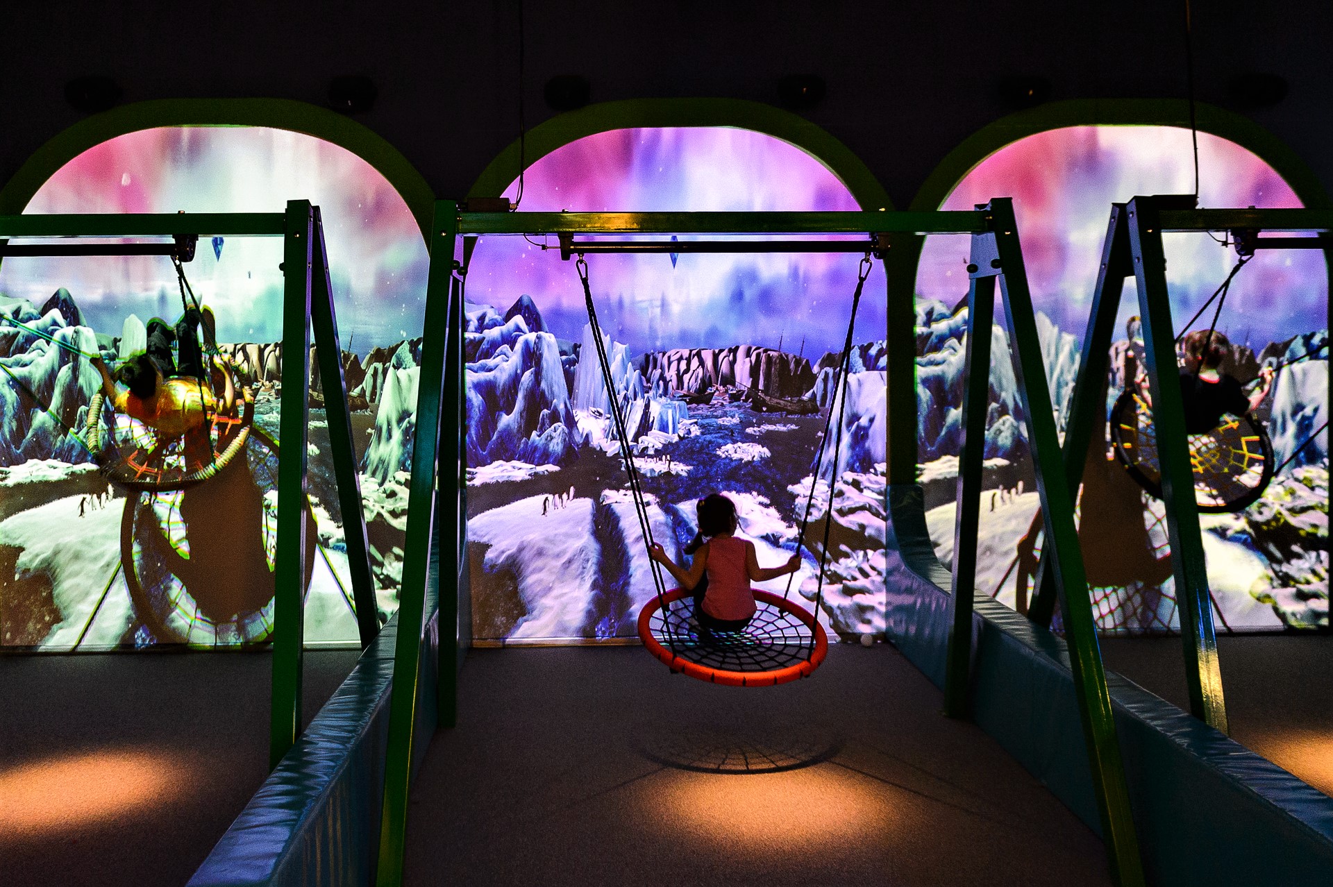 Мультимедийное путешествие в Hello Park
