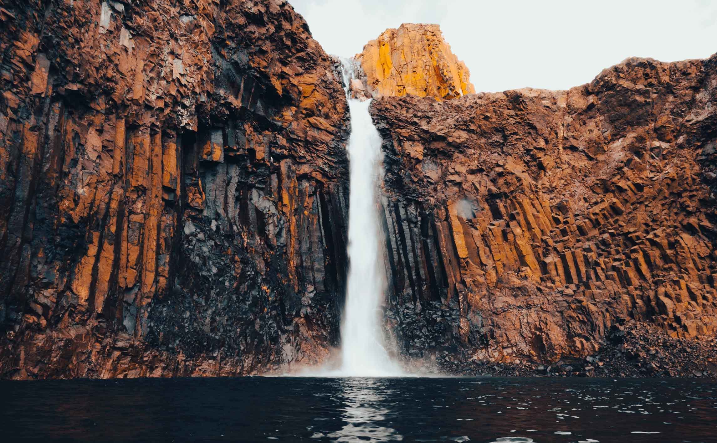 Водопад Красные Камни