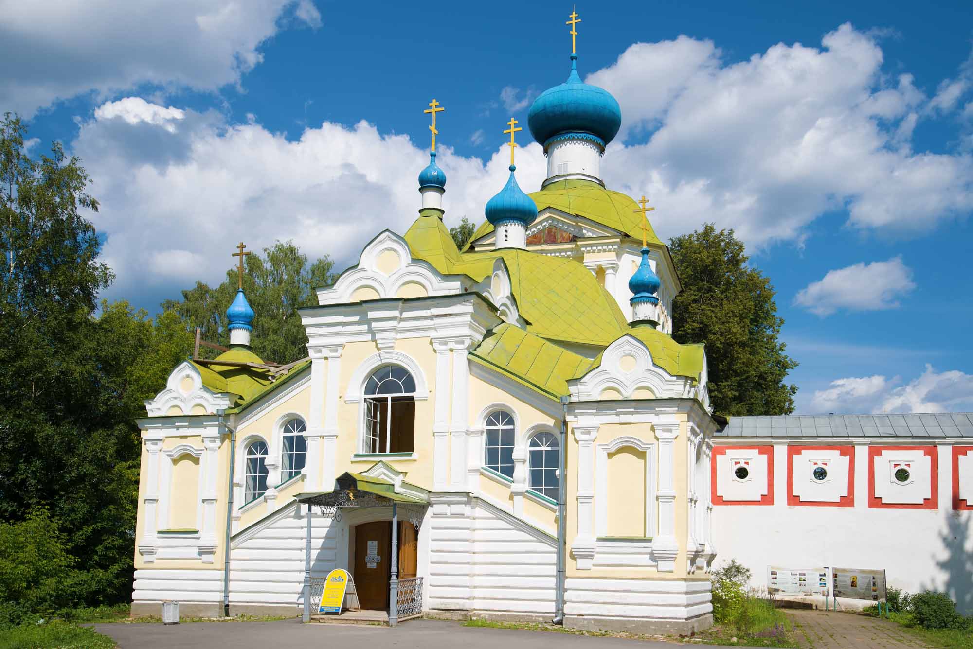 Церковь Тихвинской иконы Божией Матери («Крылечко»)