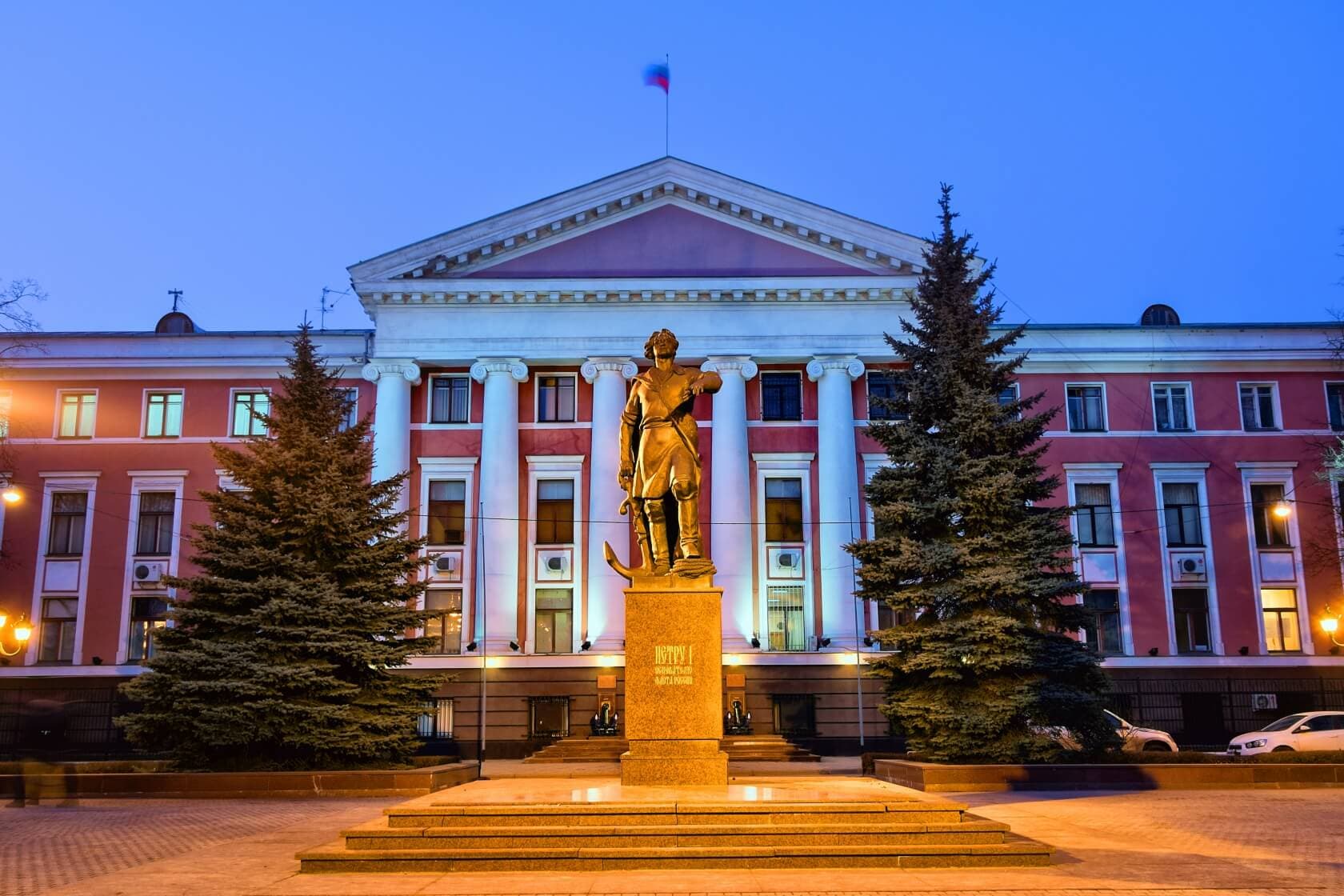 Памятник Петру I