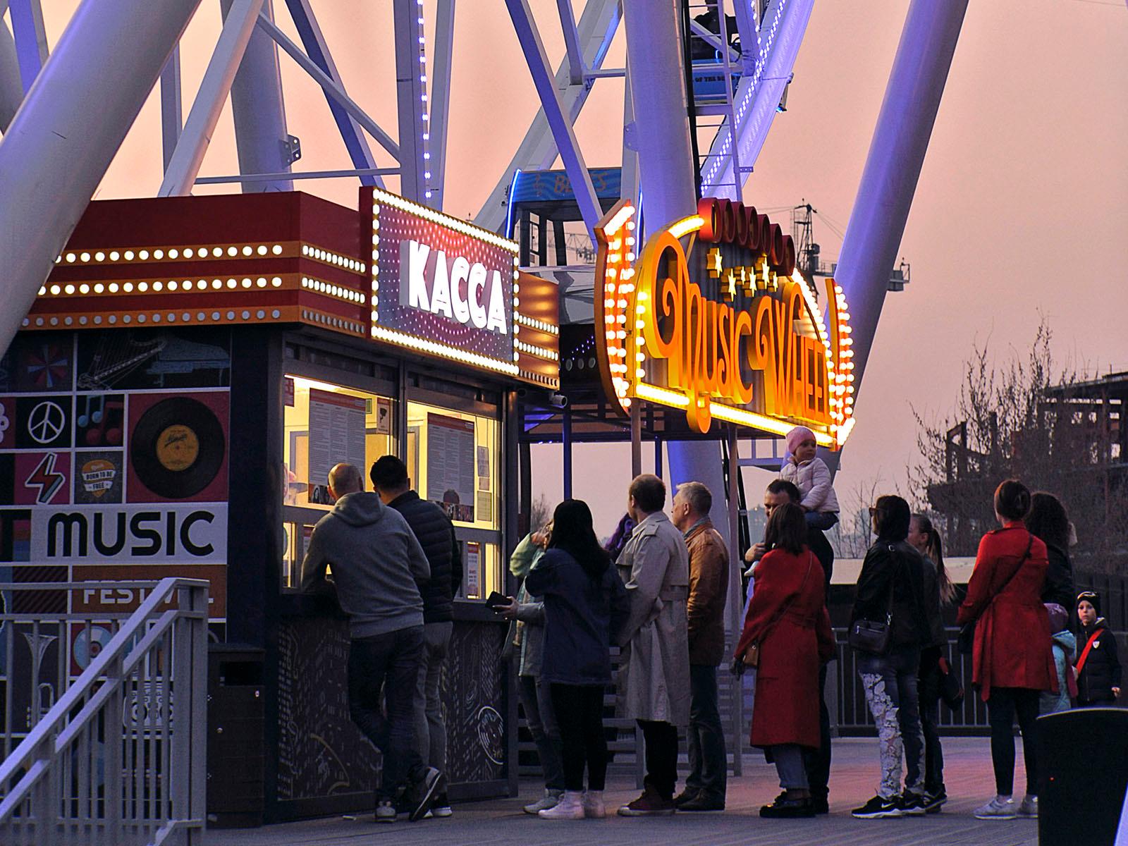 Колесо обозрения music wheel красногорск. Колесо обозрения Крокус Мякинино. Колесо обозрения Вегас Мякинино. Music Wheel Мякинино.