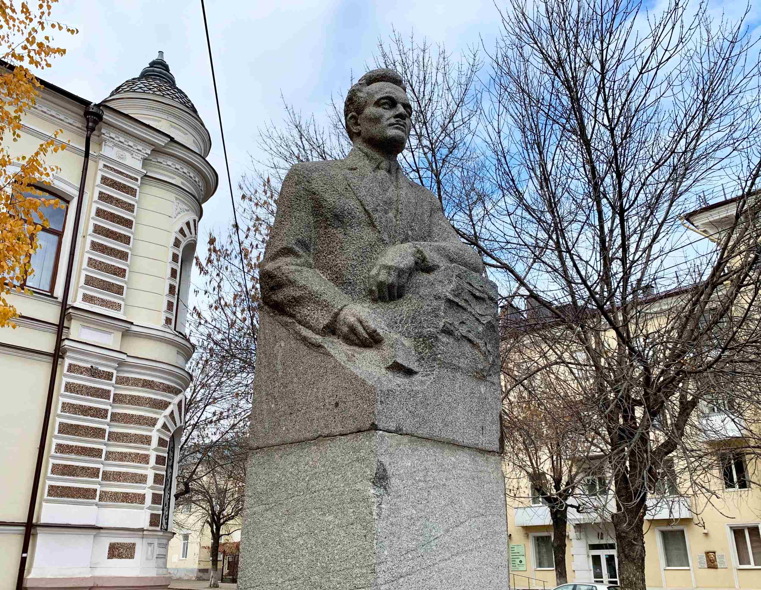 Памятник А. Д. Цюрупе