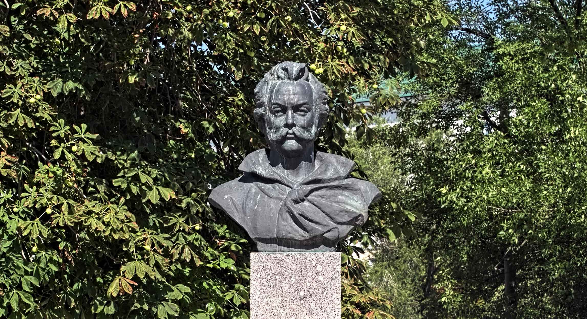 Памятник Д. В. Давыдову