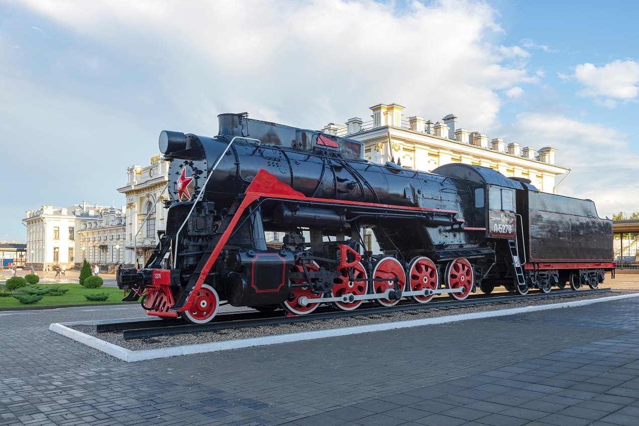 Памятник паровозу