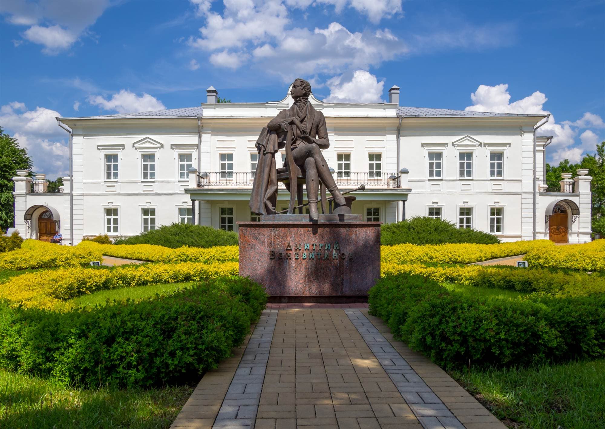 Памятник Дмитрию Веневитинову