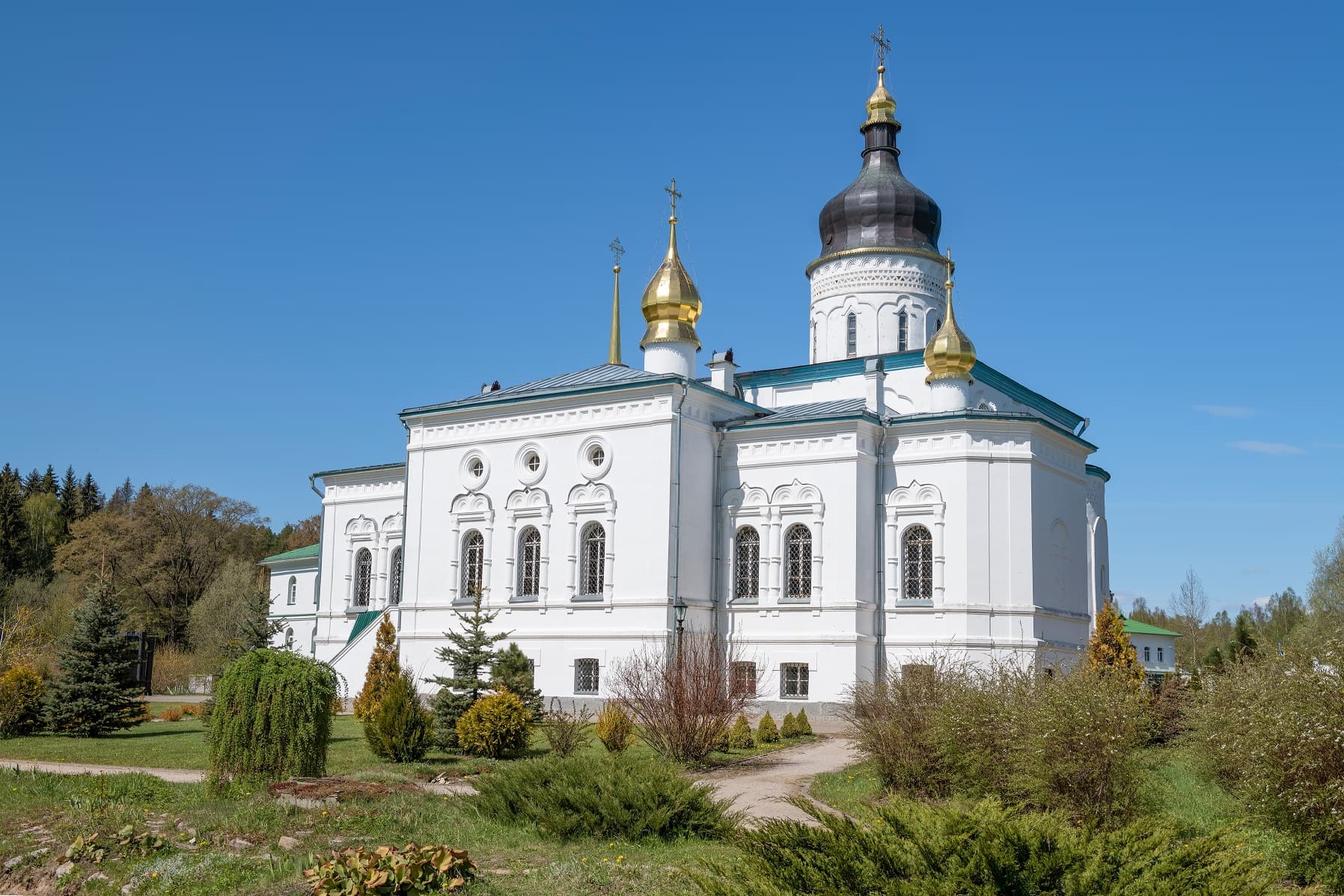 Женский Спасо-Елеазаровский монастырь