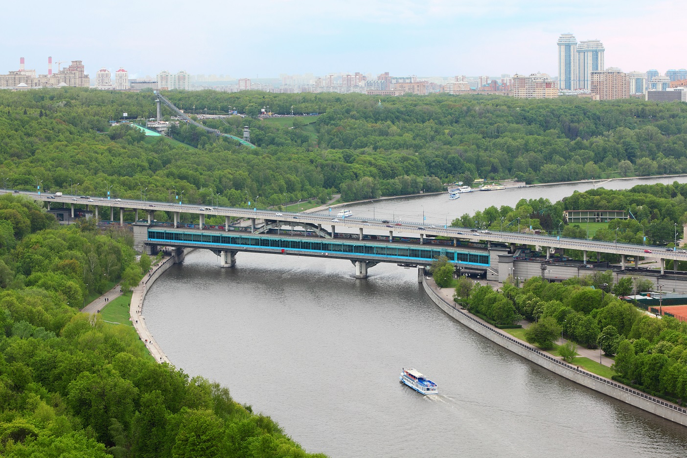 Лужнецкий метромост