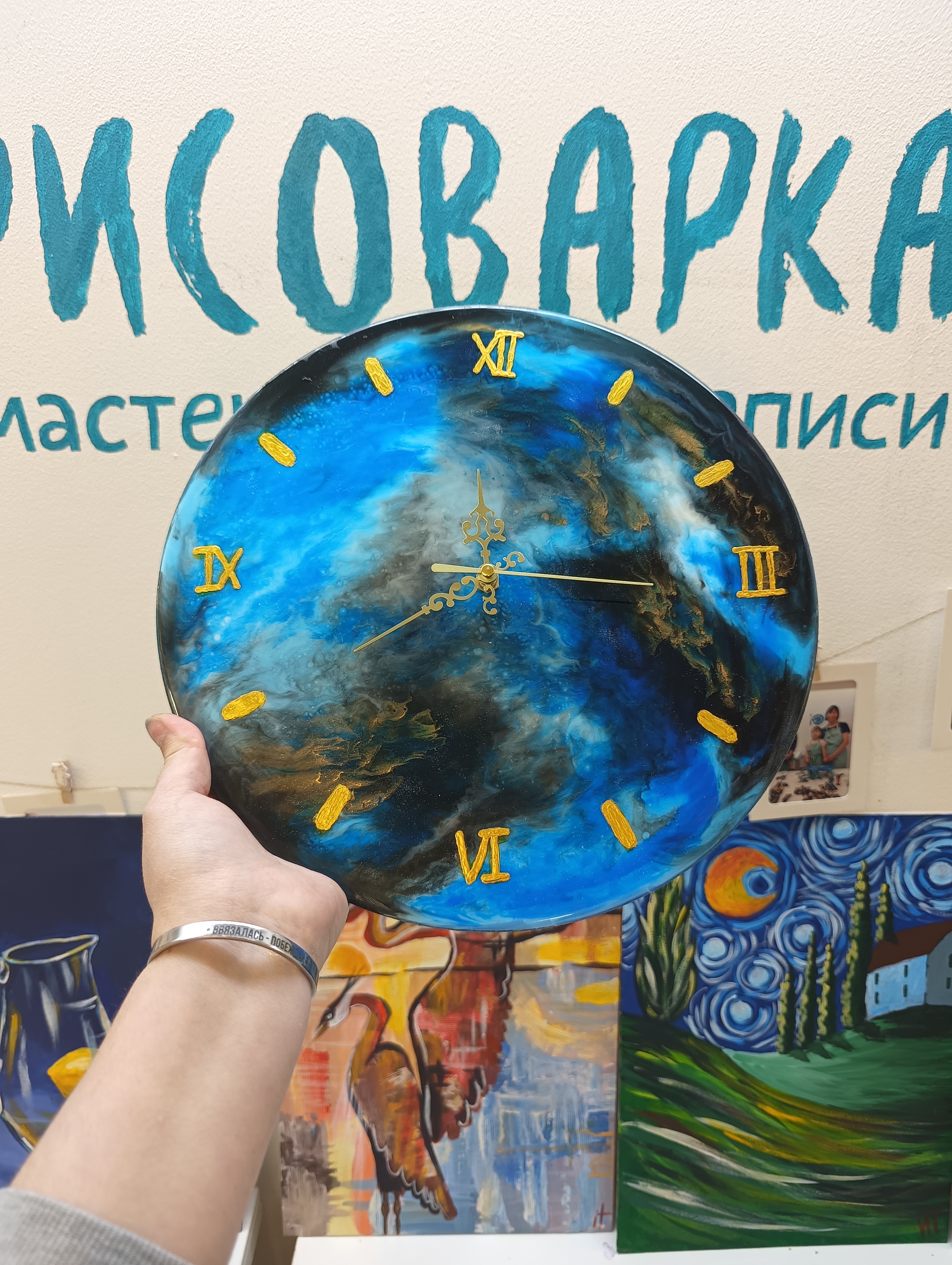 Мастер-класс «Абстракция эпоксидной смолой»