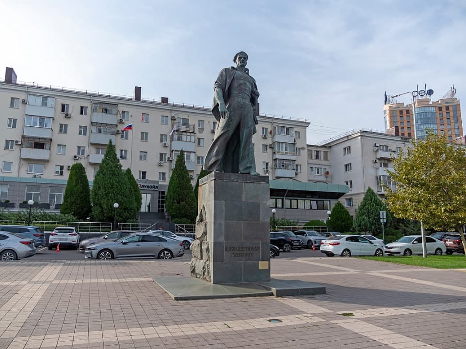 Памятник «Неизвестному матросу»