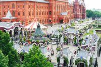 Фестивальная площадка «Московские сезоны» на площади Революции