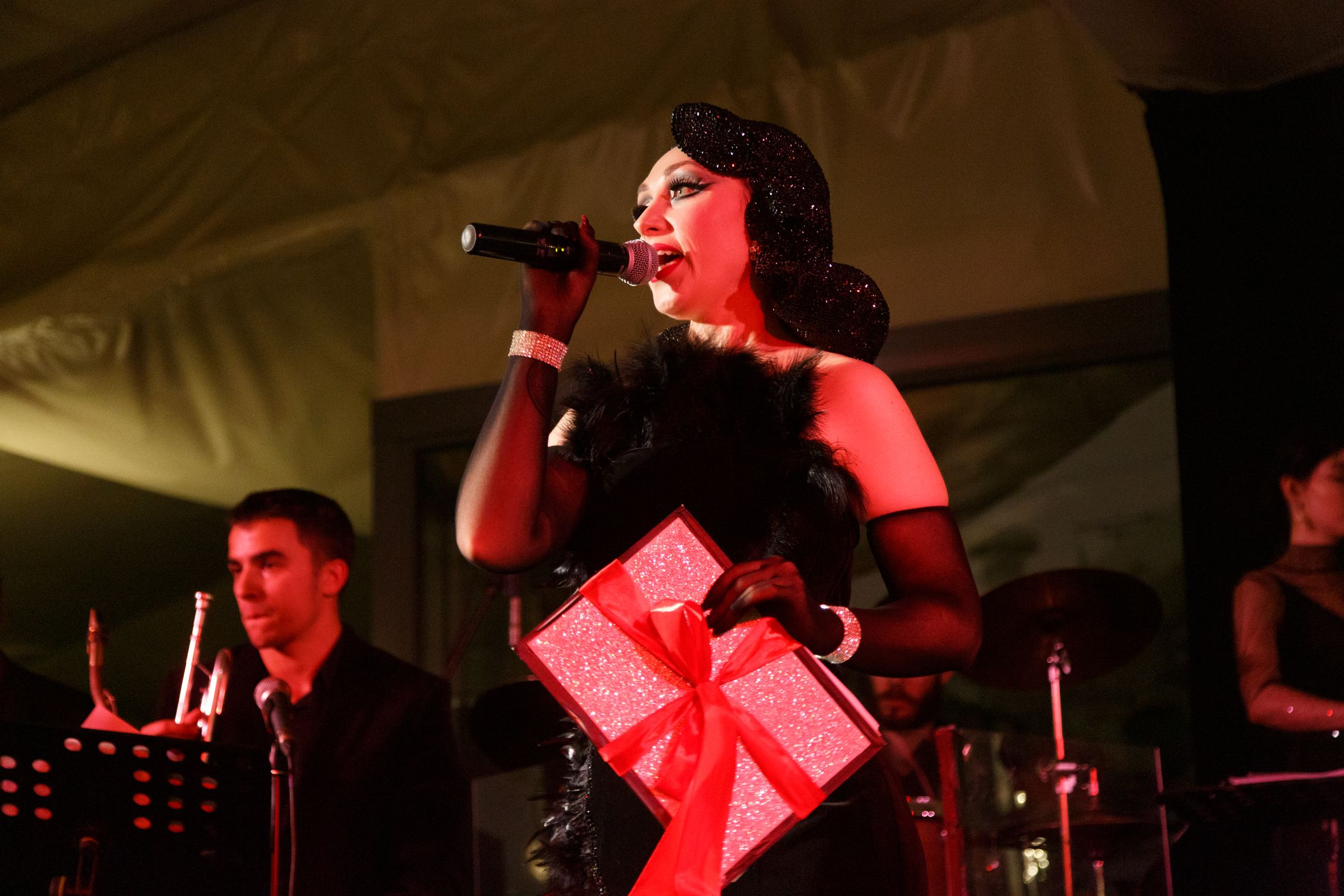 «Jazz cabaret»: Бурлеск-шоу на панорамной крыше в сопровождении живого джаза!