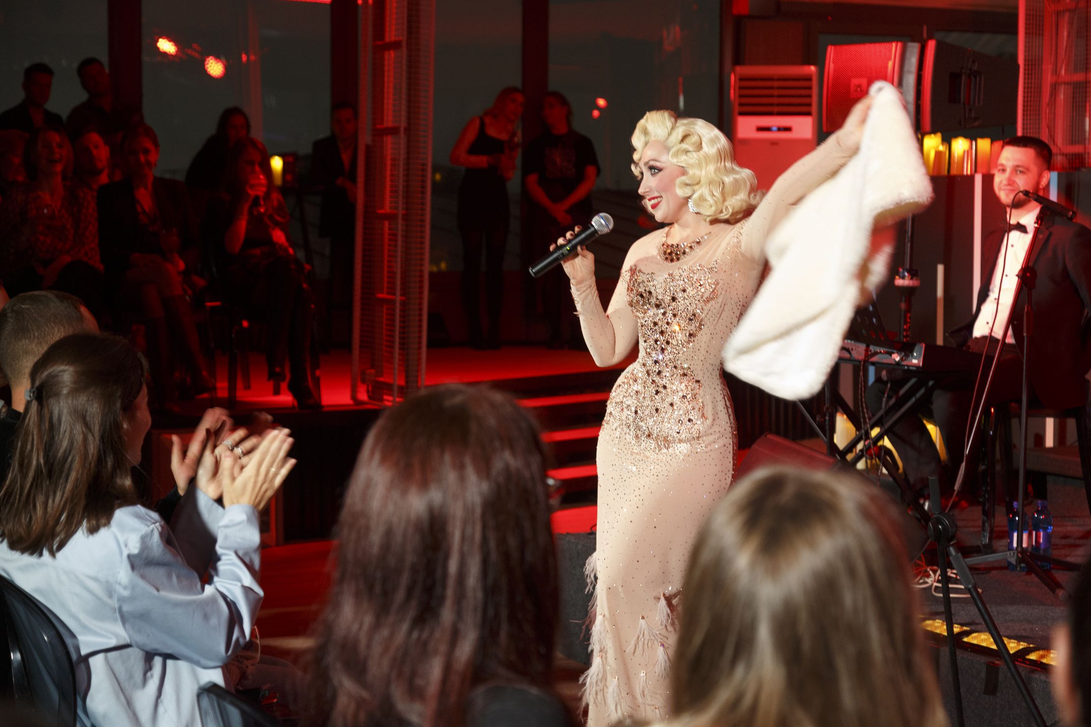 «Jazz cabaret»: Бурлеск-шоу на панорамной крыше в сопровождении живого джаза!