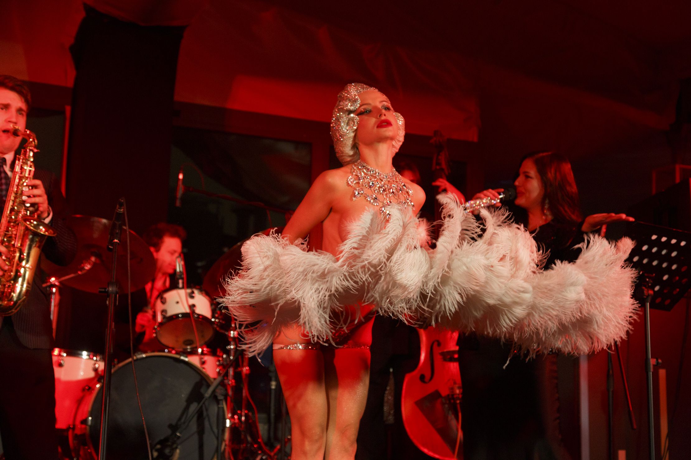 «Jazz cabaret»: Бурлеск-шоу на панорамной крыше в сопровождении живого джаза!