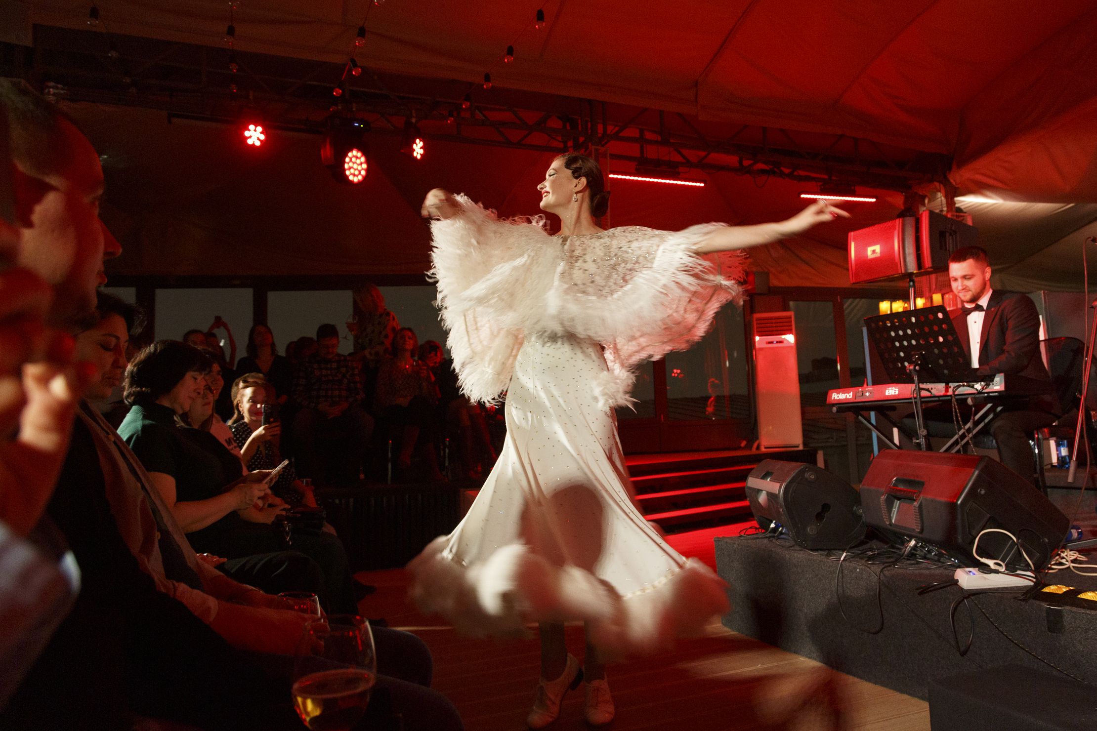 «Jazz cabaret»: Бурлеск-шоу на панорамной крыше в сопровождении живого джаза!
