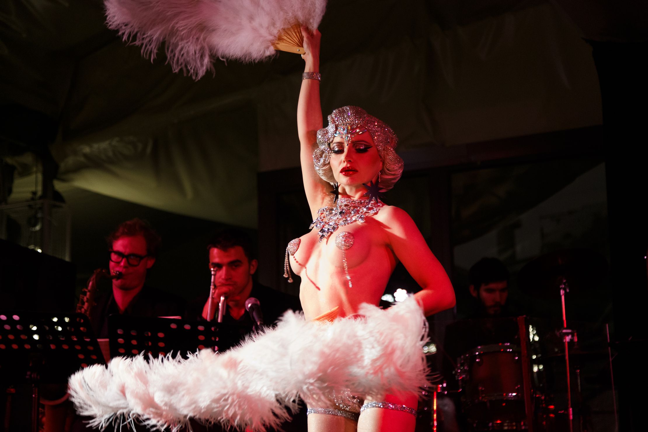 «Jazz cabaret»: Бурлеск-шоу на панорамной крыше в сопровождении живого джаза!