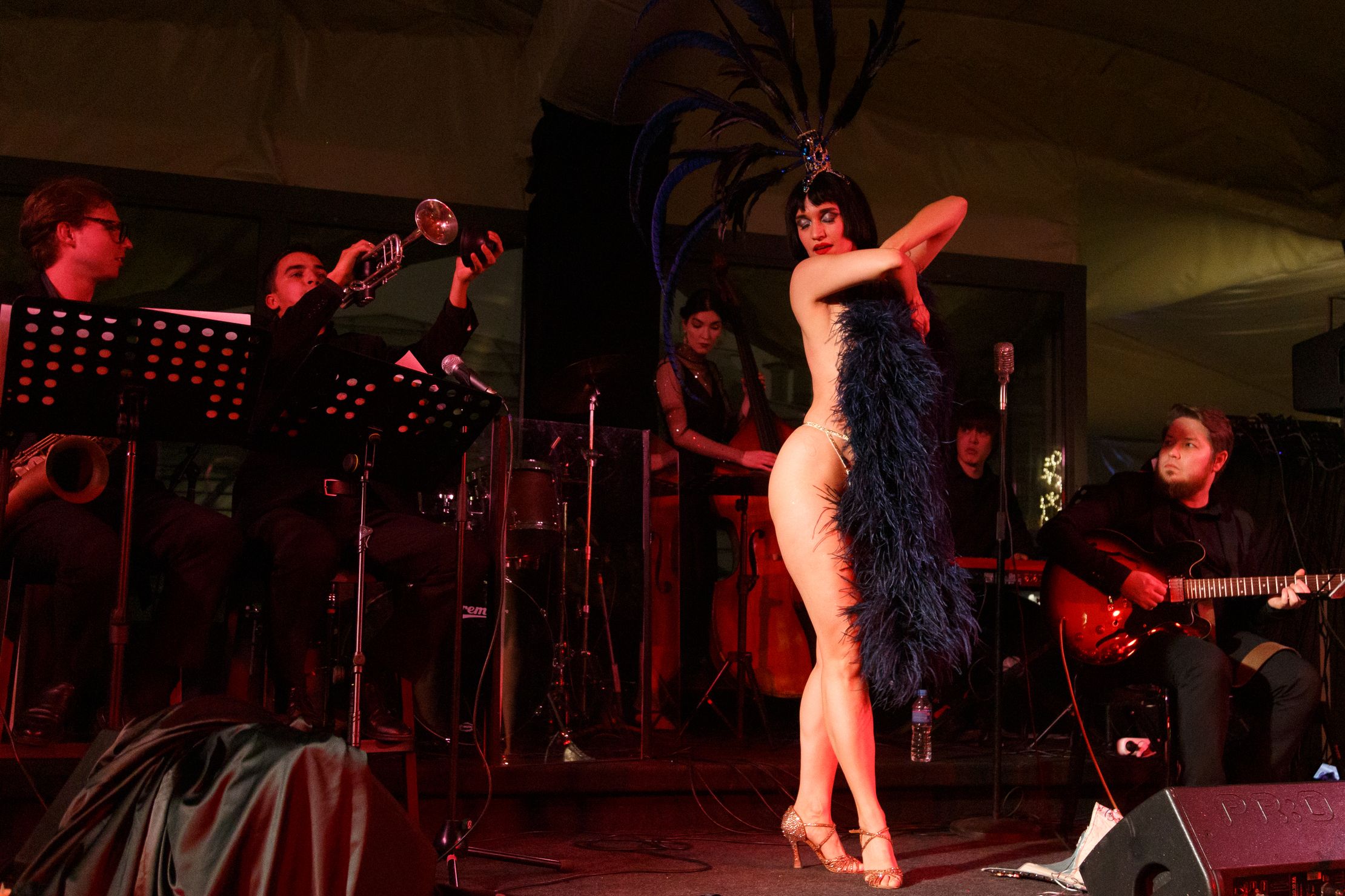 «Jazz cabaret»: Бурлеск-шоу на панорамной крыше в сопровождении живого джаза!
