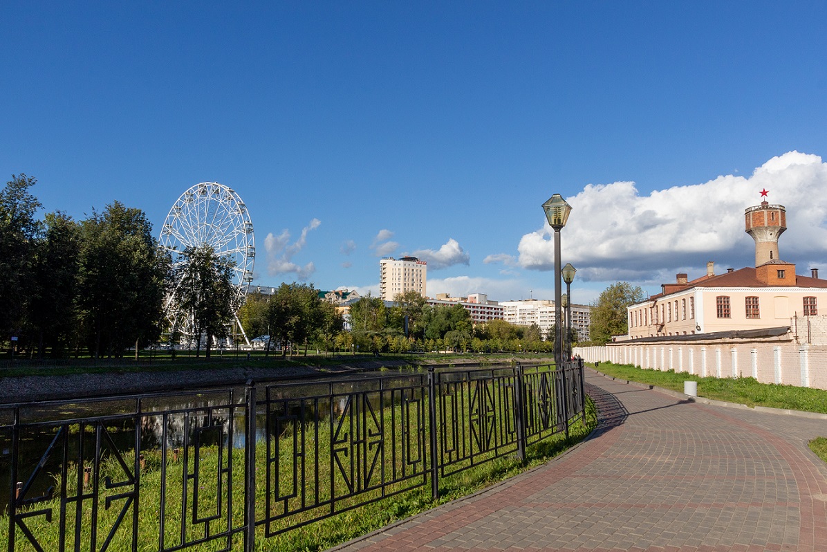Колесо обозрения на набережной
